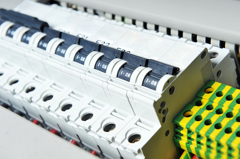 塑殼漏電斷路器選購(gòu)時(shí)需遵循四大原則